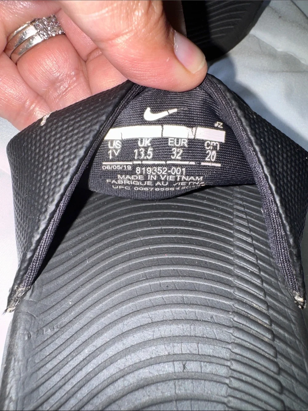 Nike Black White Boys' Slide Sandals